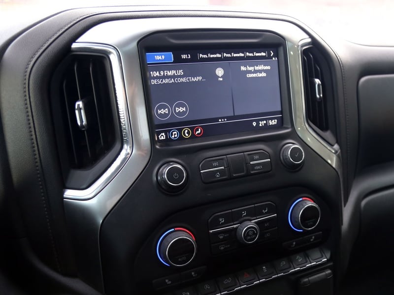 Chevrolet SILVERADO CC LTZ AT 4X4 2022 - Imagen 12 de 20