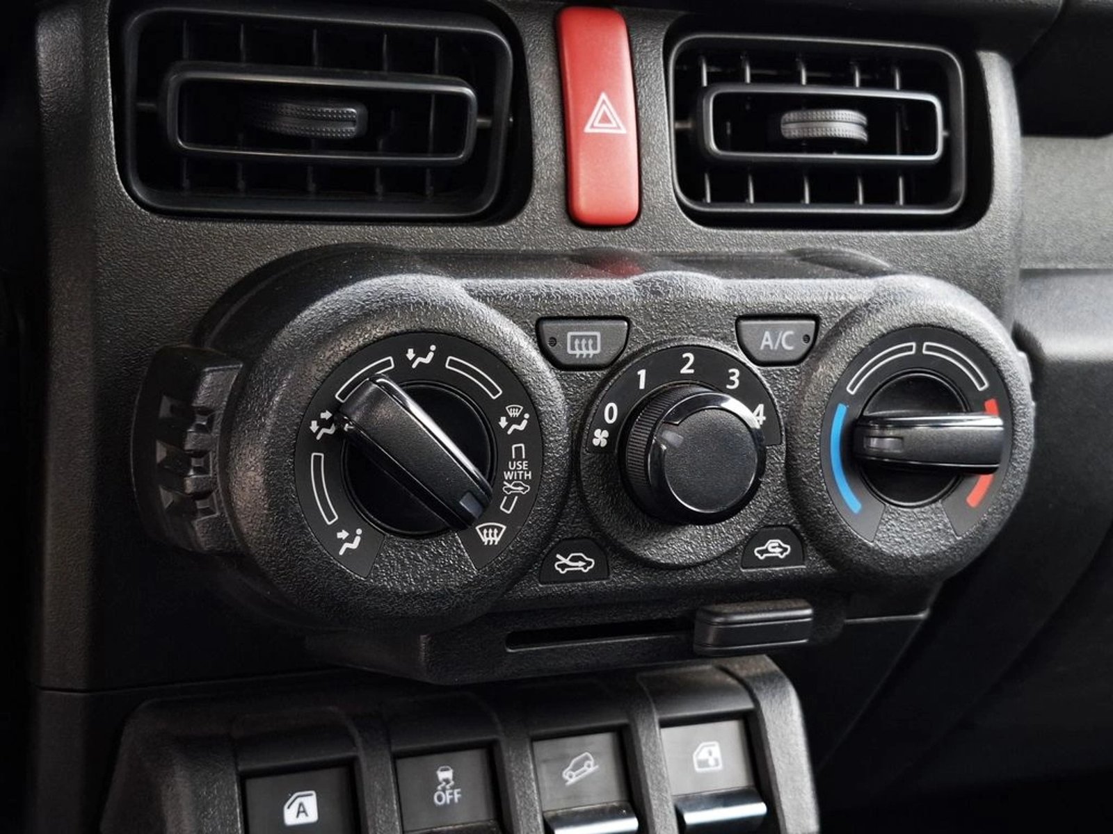 Suzuki JIMNY 1.5 GL VALOR + IVA 2025 - Imagen 17 de 20
