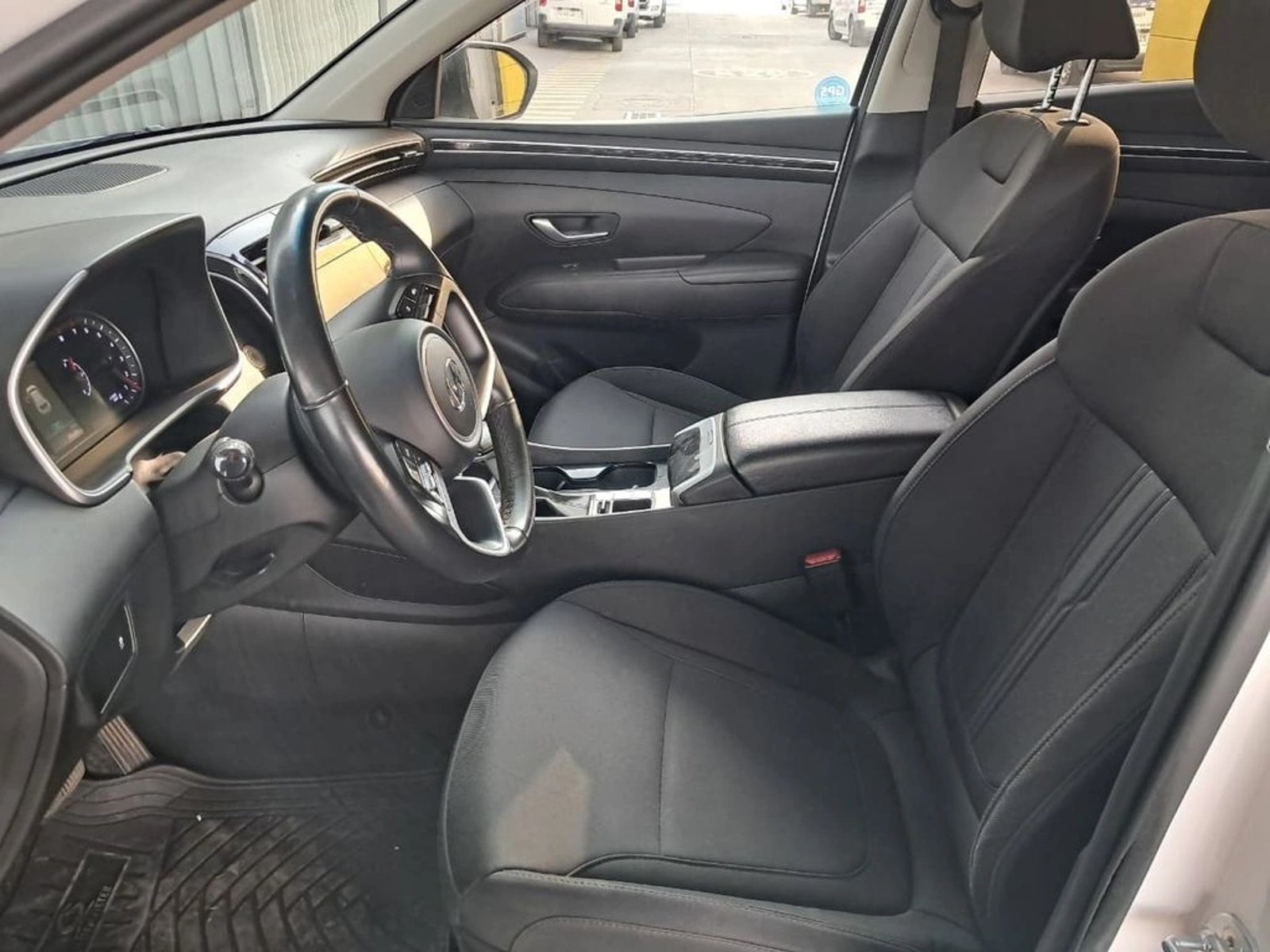 HYUNDAI TUCSON 2.0 NX4 PLUS 4X2 AT 2024 - Imagen 14 de 20