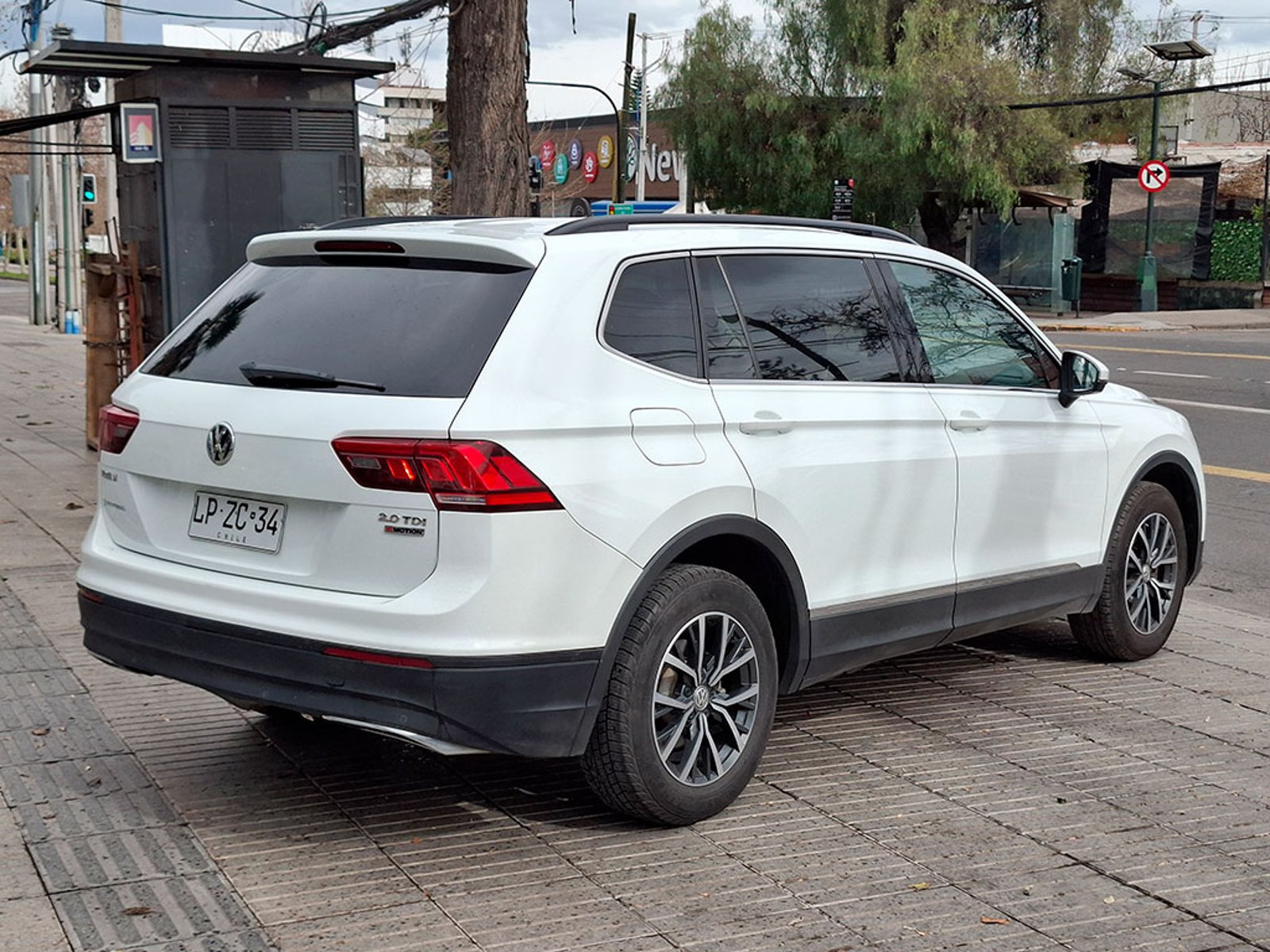 Volkswagen TIGUAN COMFORTLINE 4MOTION AT DIESEL 7 PASAJEROS 2020 - Imagen 6 de 20