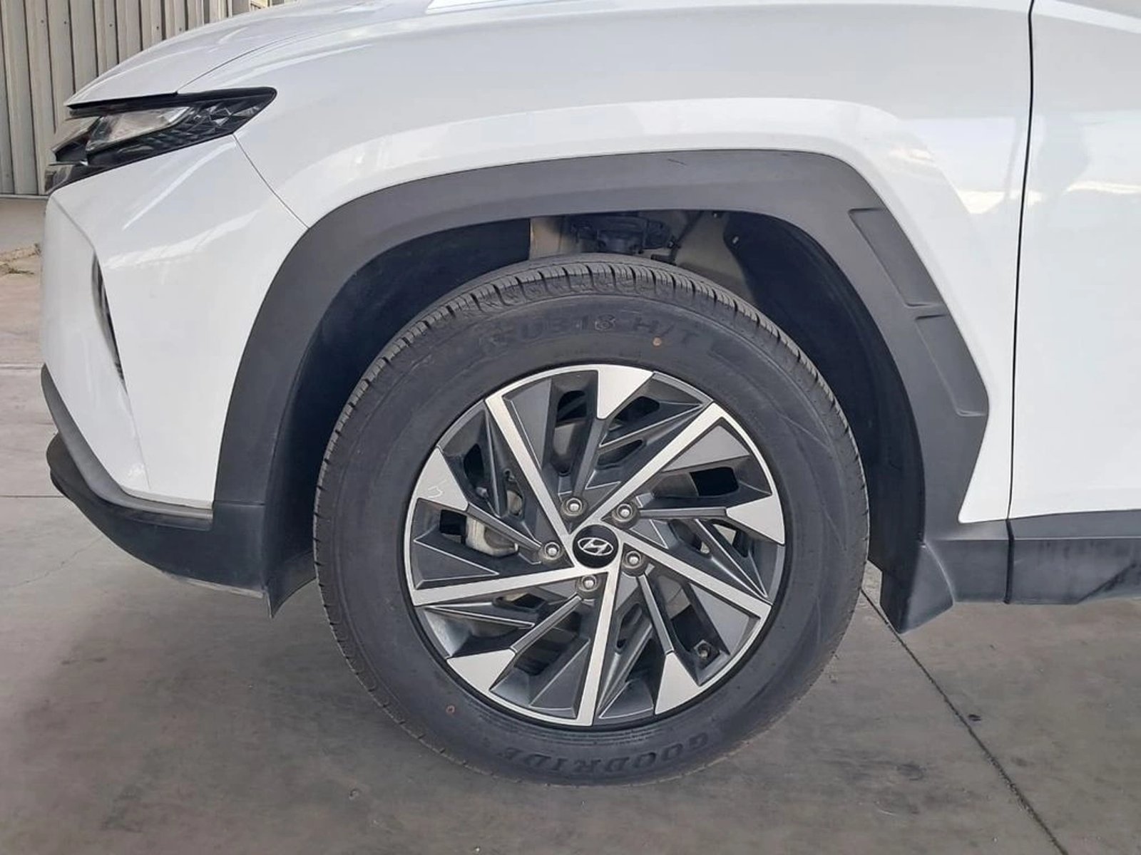 HYUNDAI TUCSON 2.0 NX4 PLUS 4X2 AT 2024 - Imagen 10 de 20