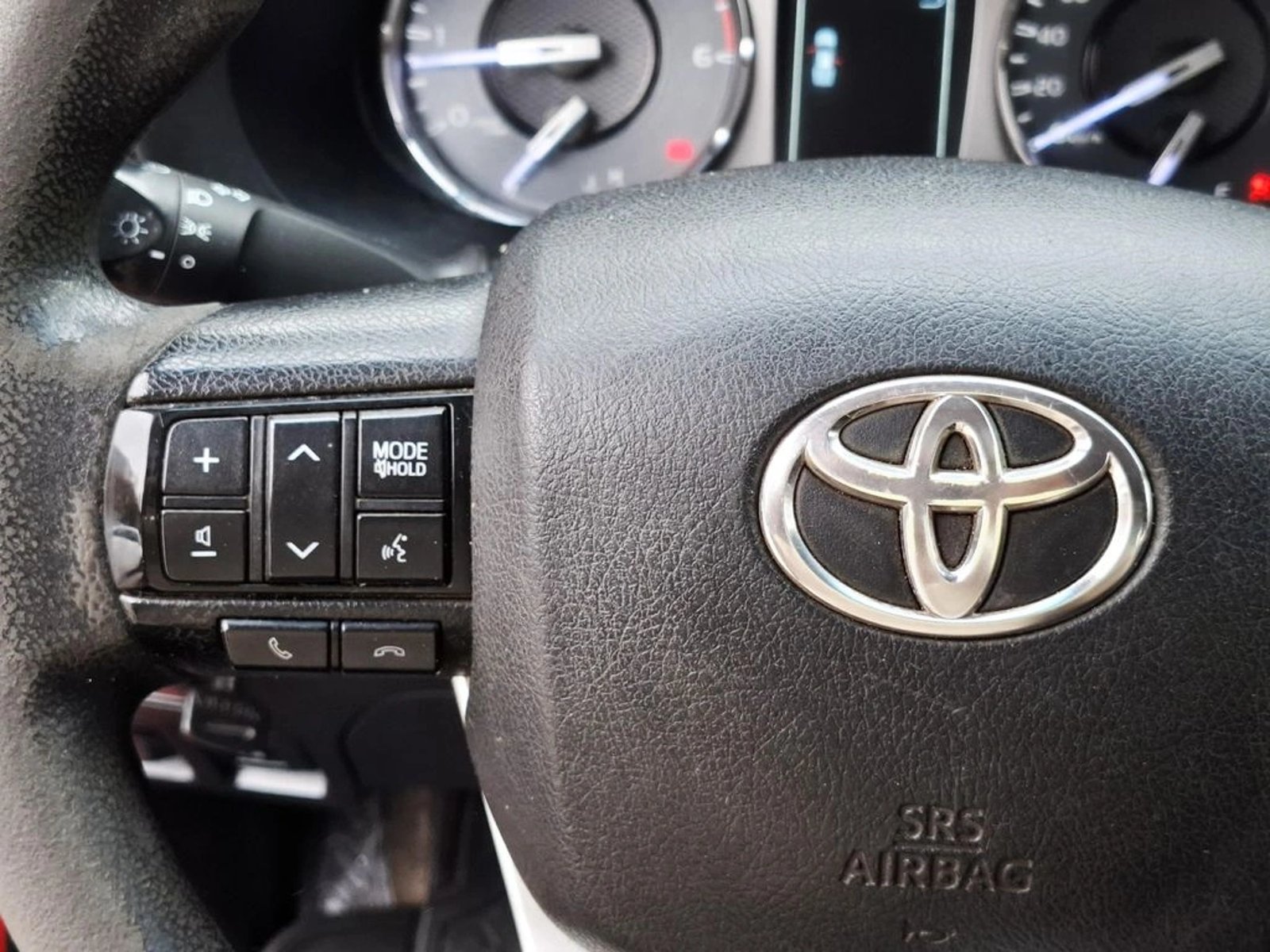 TOYOTA HILUX 2.4 2022 - Imagen 18 de 20