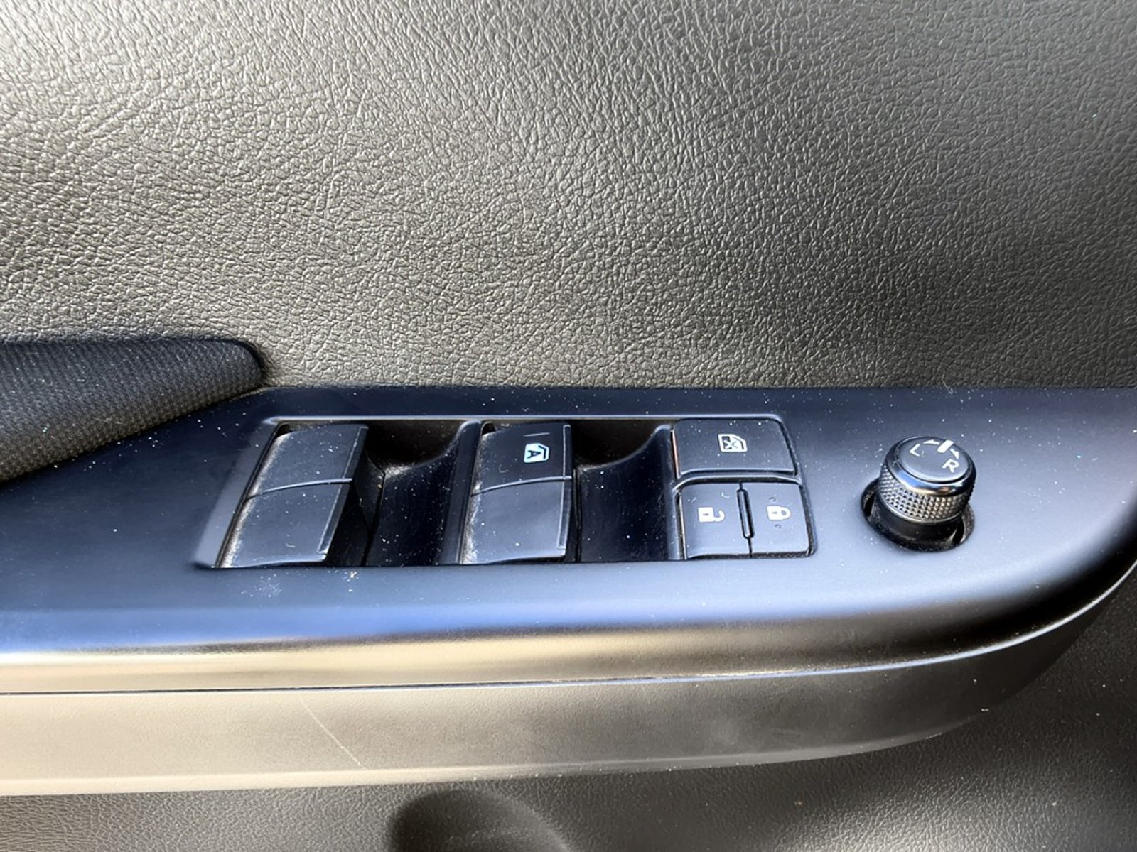 TOYOTA HILUX HILUX TSS 2.4 Diesel 4X2 T/M 2022 - Imagen 7 de 18