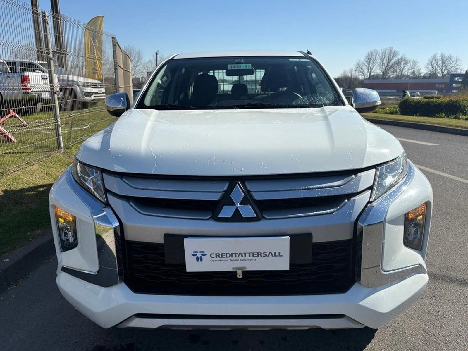 MITSUBISHI L200 KATANA CR 4X2 2023 - Imagen 3 de 12