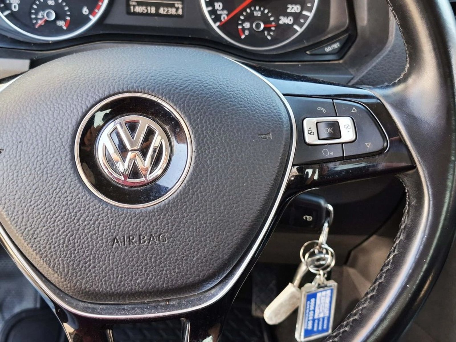 Volkswagen AMAROK TREDLINE 2.0 MT 4X2 2021 - Imagen 18 de 20