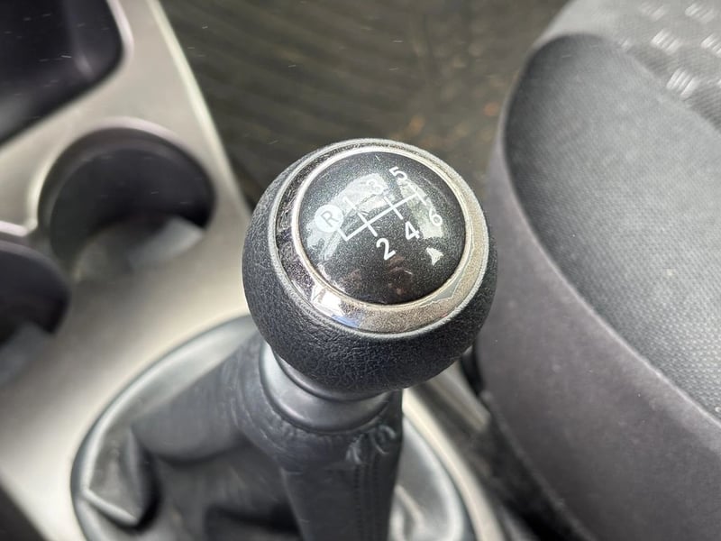 Toyota URBAN CRUISER MT 2013 - Imagen 15 de 20
