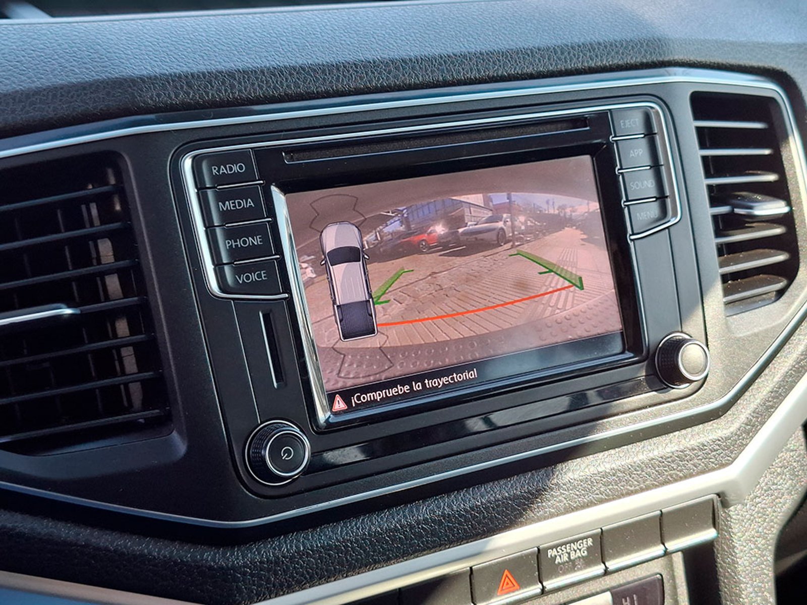 Volkswagen AMAROK 2.0 HIGHLINE 4MOTION 2023 - Imagen 15 de 20