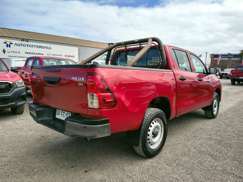 Toyota HILUX 2.4 Diesel 4x2 T/M 2023 - Imagen 6 de 20