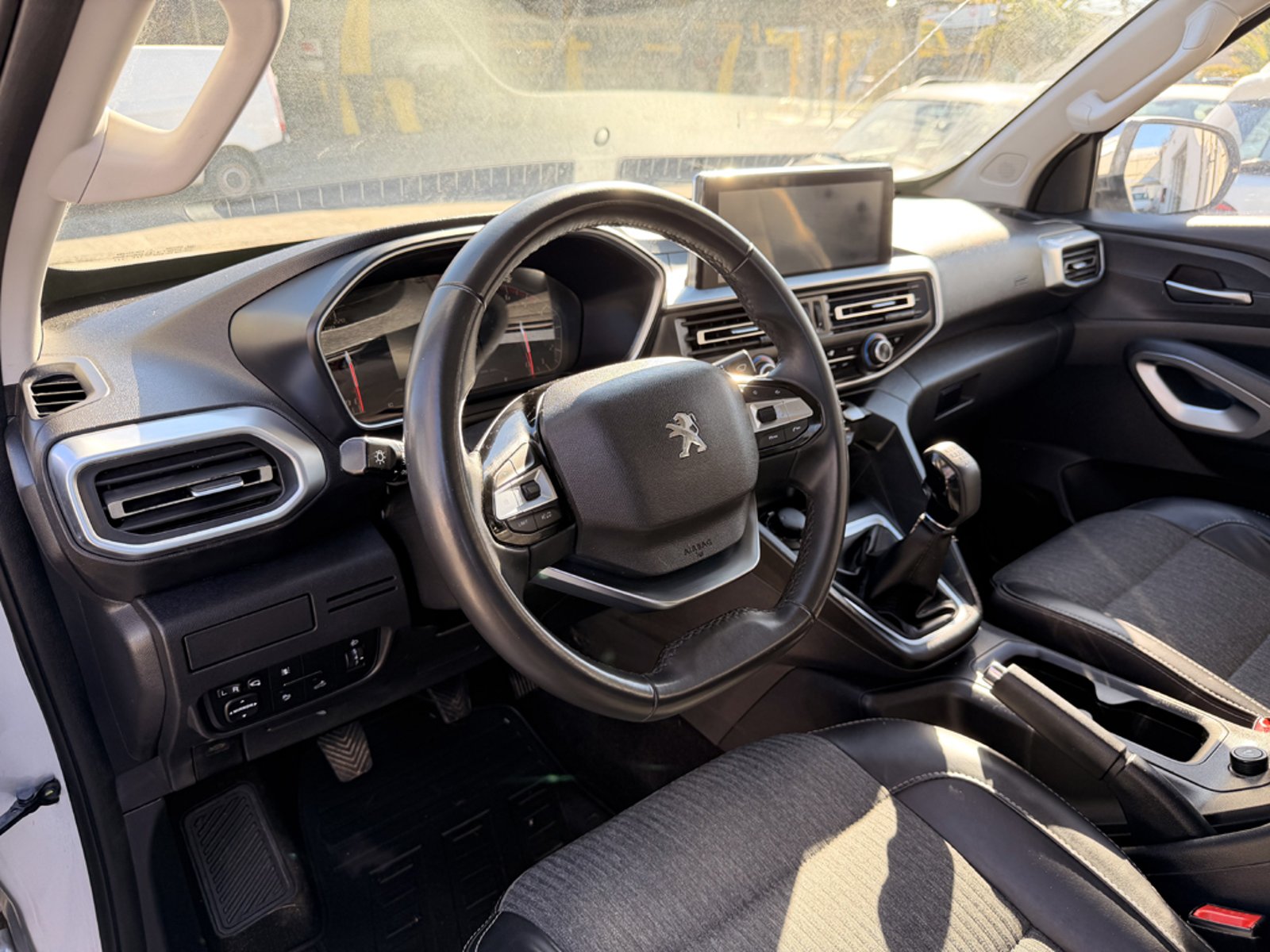 Peugeot LANDTREK ACTIVE 4x4 2023 - Imagen 12 de 20