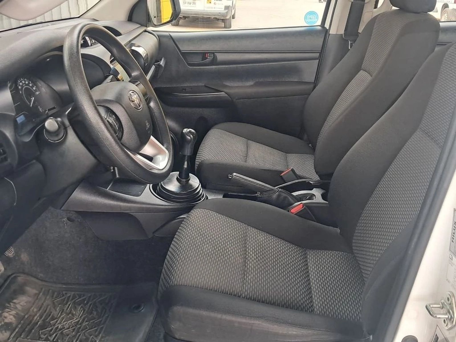 Toyota HILUX 2.4 DX 4X2 MT 2021 - Imagen 12 de 20