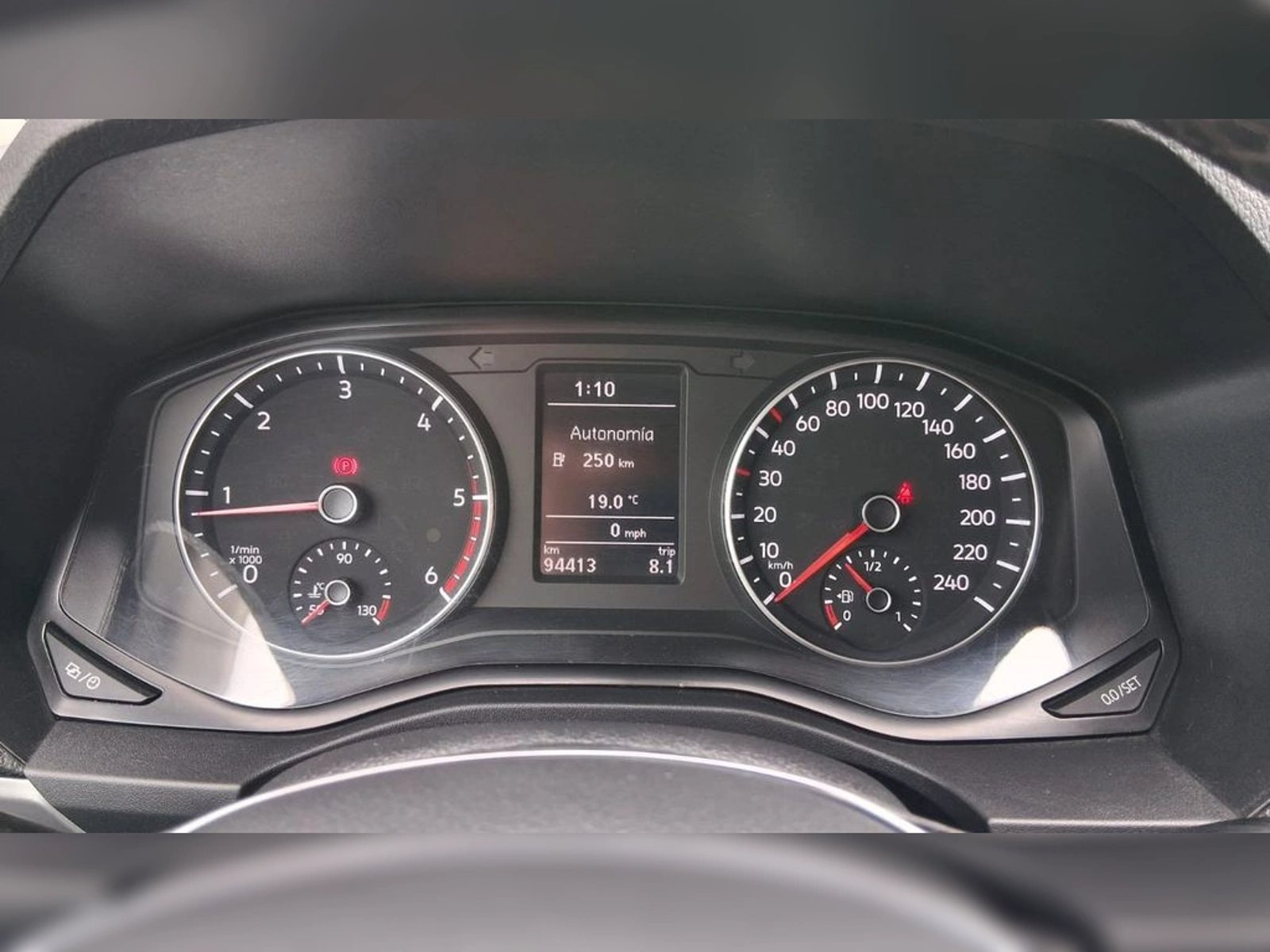 VOLKSWAGEN AMAROK 2.0 TRENDLINE DIESEL 4MOTION 4X4 DOB. CAB. MT 4P 2022 - Imagen 9 de 19