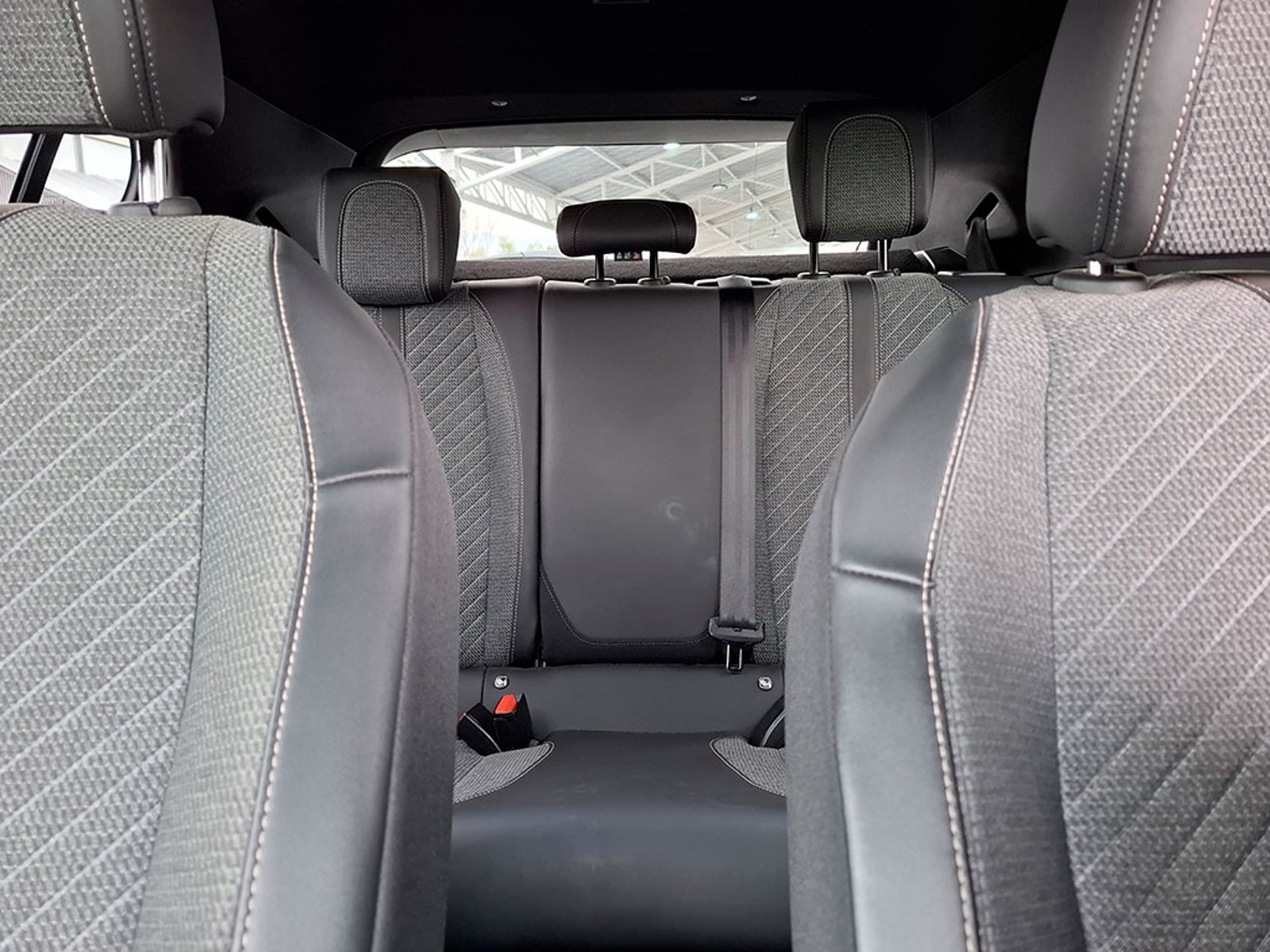 Peugeot 2008 1.5 ALLURE BLUEHDI 2025 - Imagen 20 de 20