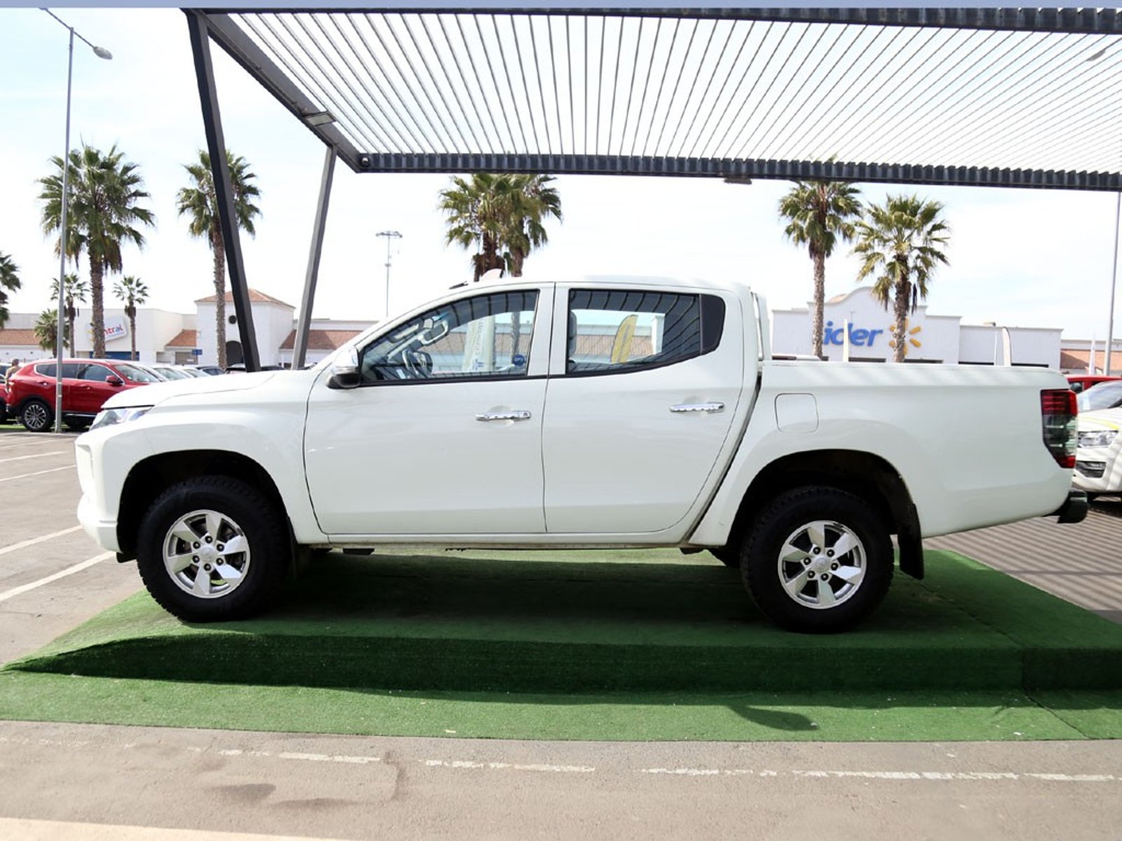 MITSUBISHI L200 KATANA 2.4 MT 4X4 DIESEL 2023 - Imagen 5 de 20