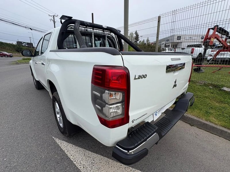 Mitsubishi L200 KATANA CR 4X2 2023 - Imagen 5 de 11