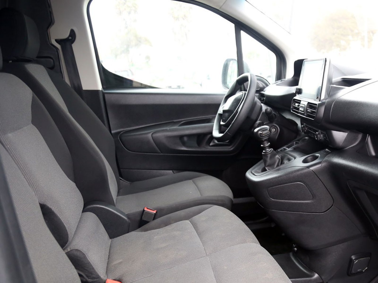 PEUGEOT PARTNER 1.5 L1 HDI DIESEL 2024 - Imagen 16 de 20
