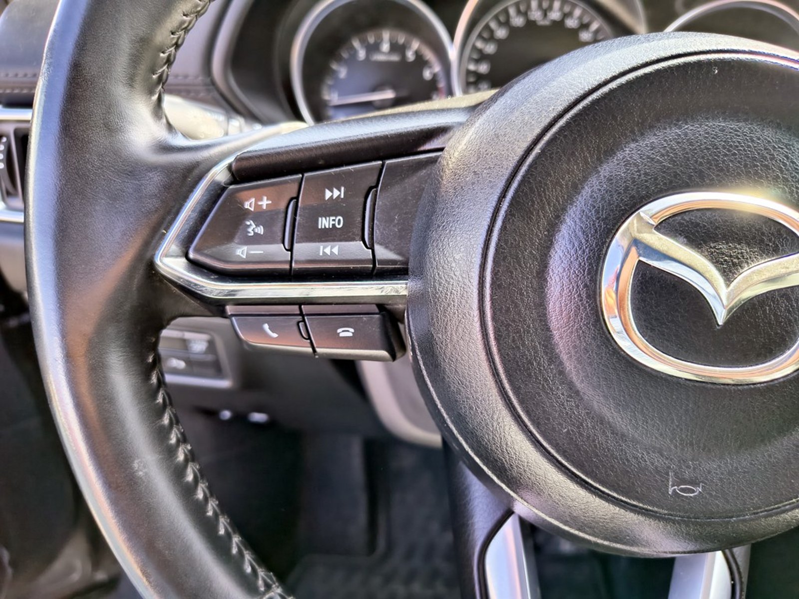 MAZDA CX-5 2.0 Gasolina 4x4 T/A 2024 - Imagen 11 de 18