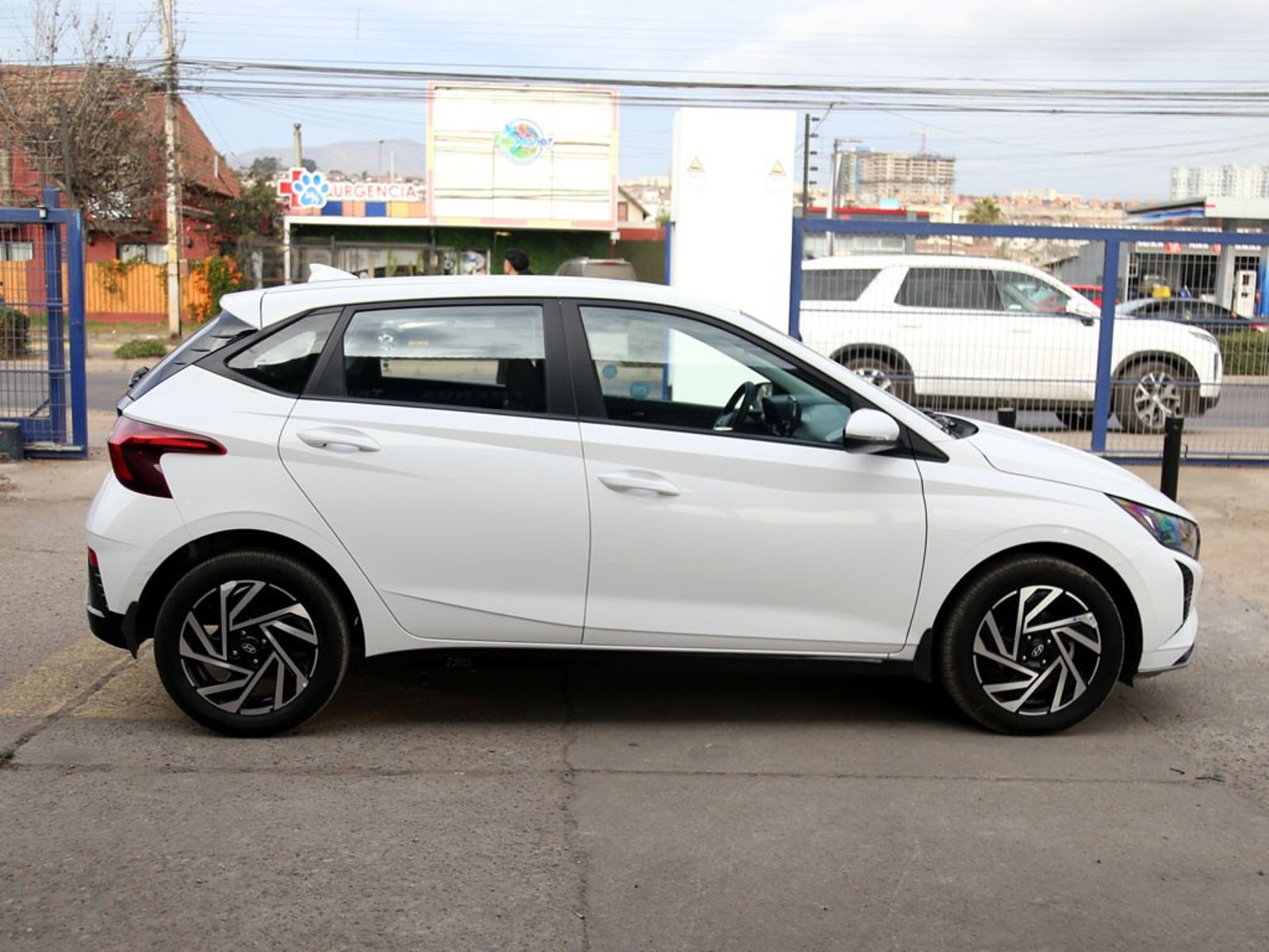 HYUNDAI I20 1.4 PLUS FL BI3 4X2 HB MT 5P 2025 - Imagen 4 de 20