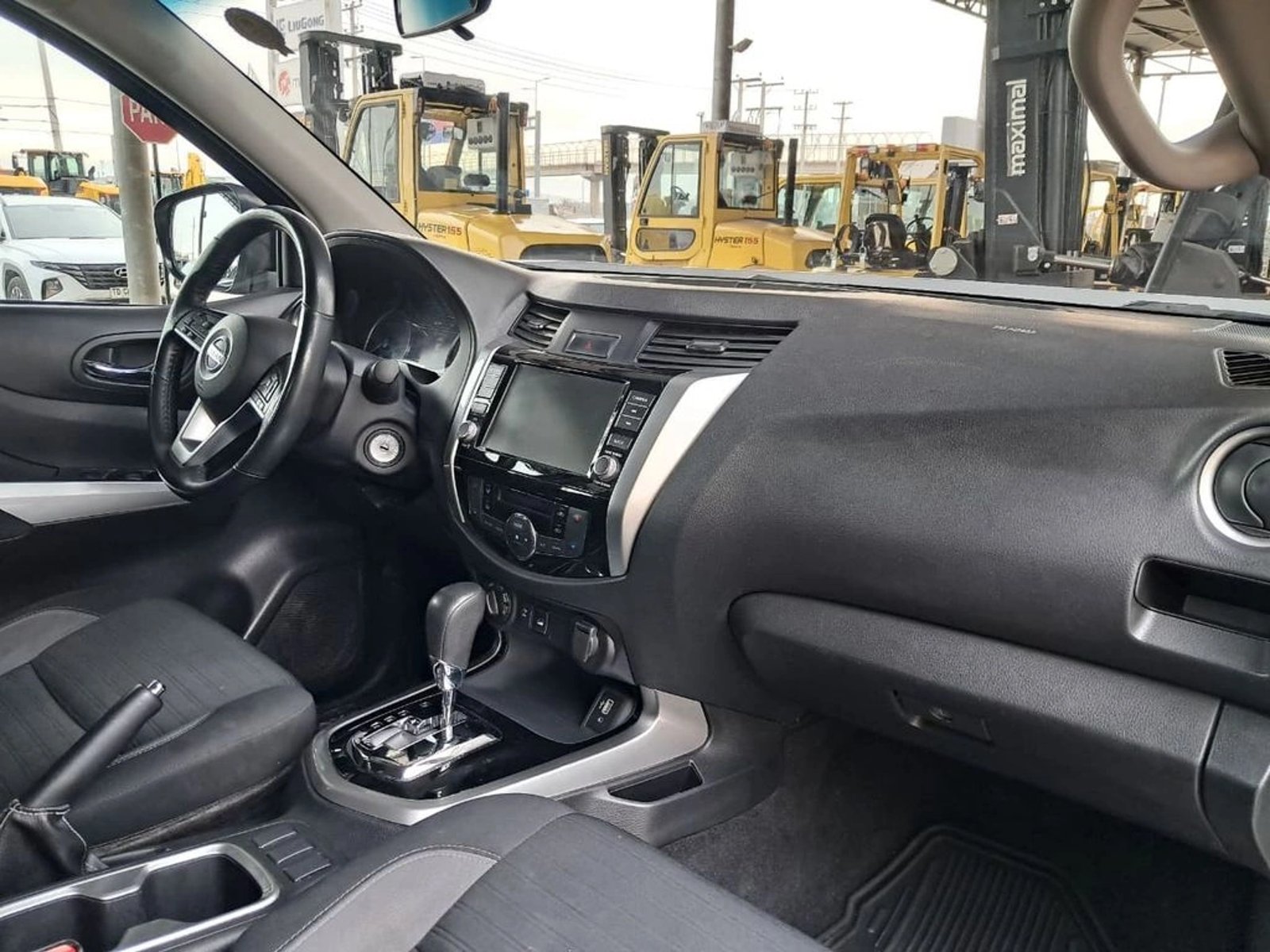Nissan NAVARA 2.3 XE DC AT 4X4 2022 - Imagen 15 de 20
