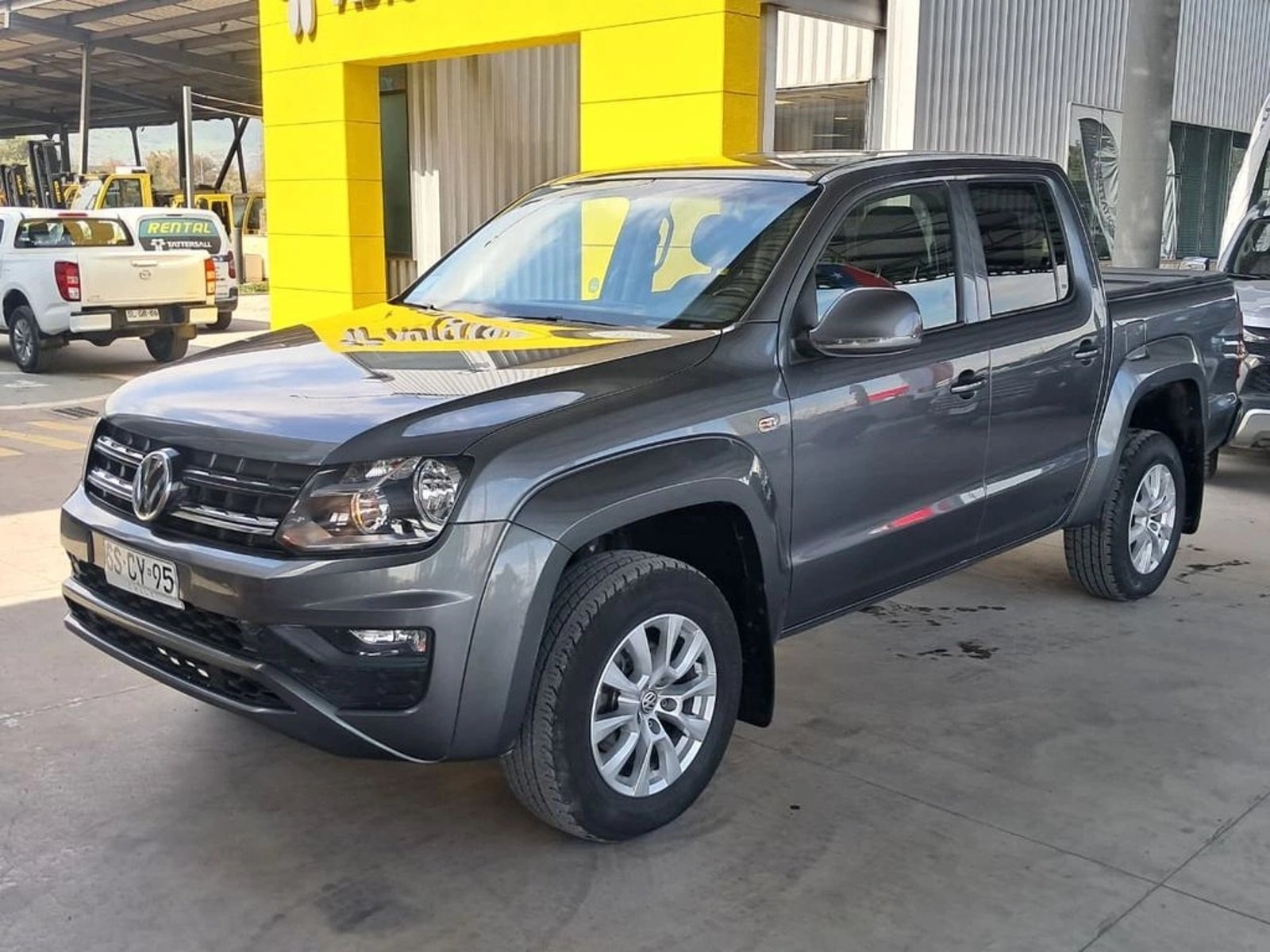 Volkswagen AMAROK COMFORTLINE AT 4X4 2.0 2023 - Foto 2 de 20