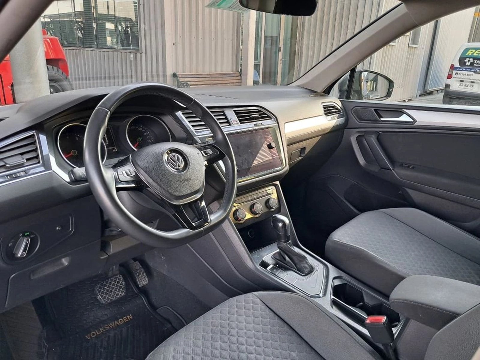 VOLKSWAGEN TIGUAN 1.4 TSI COMFORTLINE 5P AT 2020 - Imagen 12 de 18
