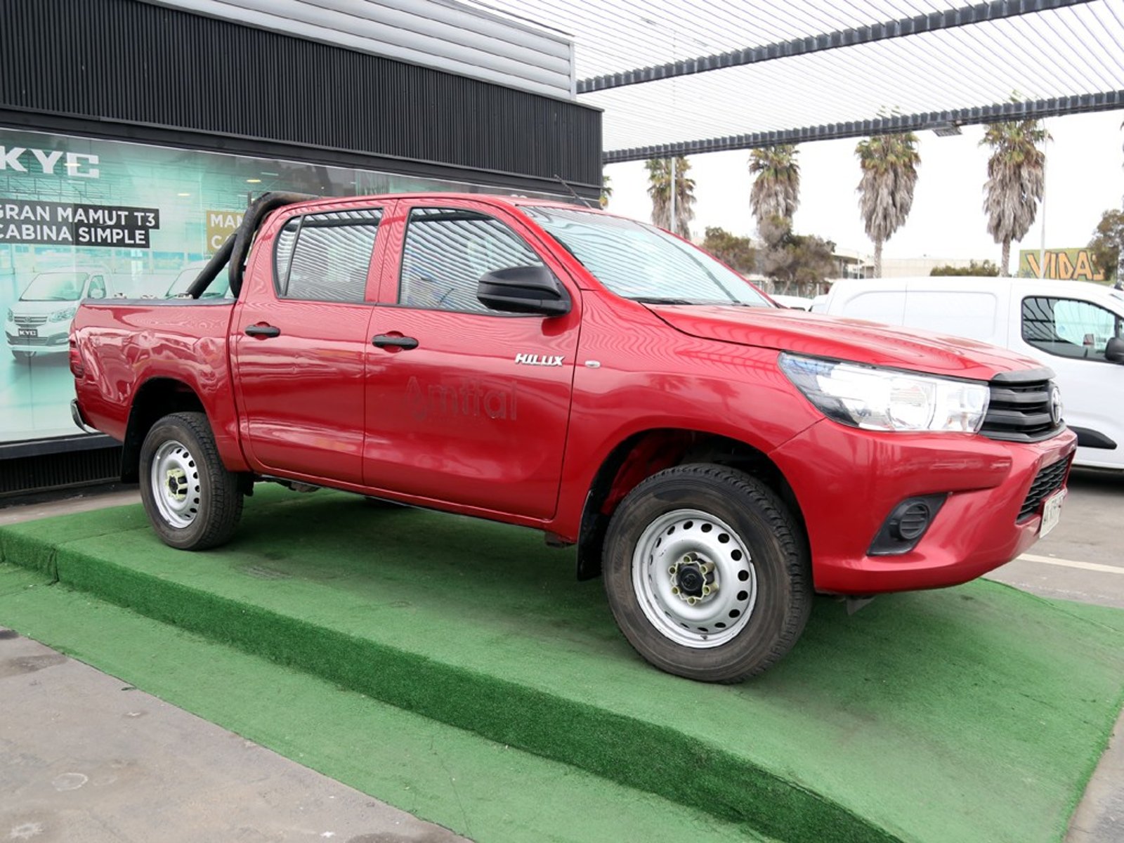 TOYOTA HILUX 2.4 SR 4X2 MT 2023 - Imagen 3 de 20