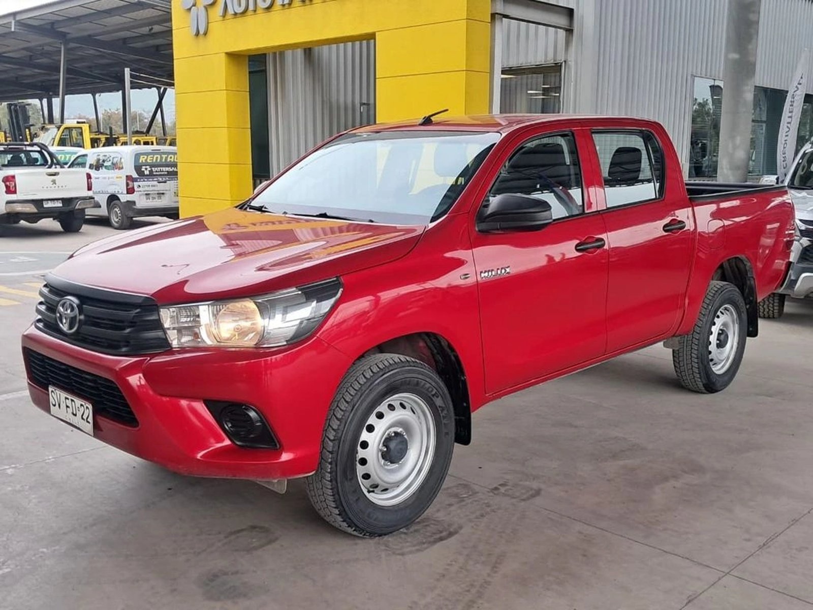 Toyota HILUX 2.4 DX 4X2 MT 2023 - Foto 2 de 19