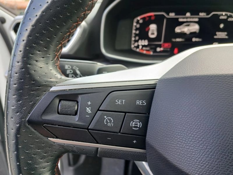 SEAT LEON Leon FR 1.4 TSI AT 2023 - Imagen 11 de 17