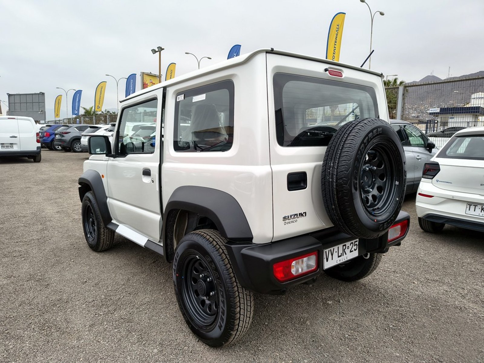 Suzuki JIMNY GL WINCHE MT 4X4 PRECIO+ IVA 2026 - Imagen 7 de 19