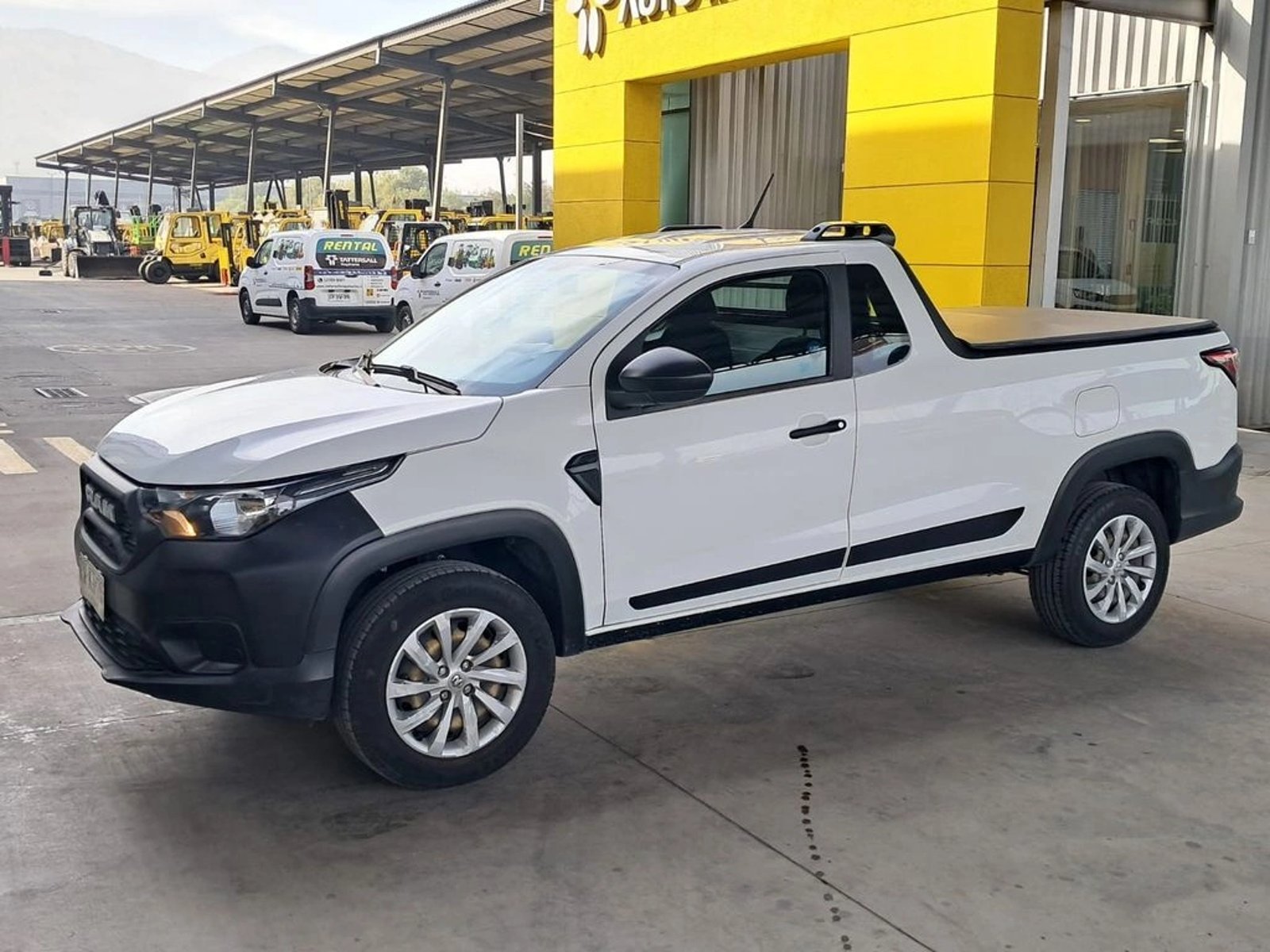 RAM 700 SLT CS 2022 - Foto 2 de 18