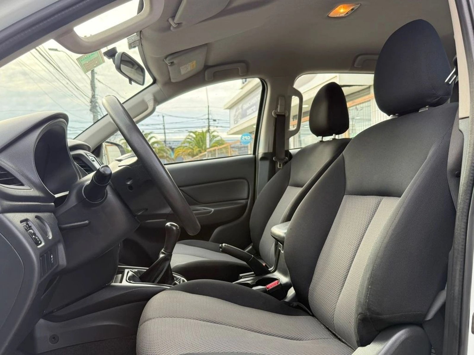 MITSUBISHI L200 2.4 KATANA CR DIESEL 4X2 MT 2023 - Imagen 10 de 14