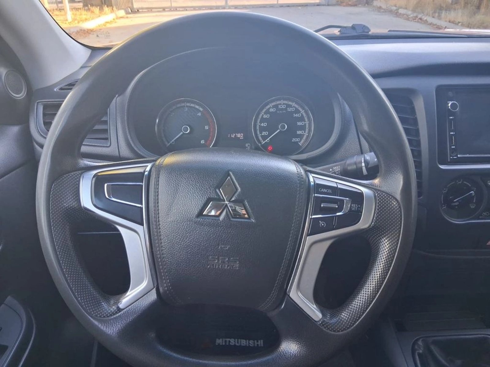 MITSUBISHI L200 KATANA CR 2.4 DC 4x2 2022 - Imagen 8 de 12