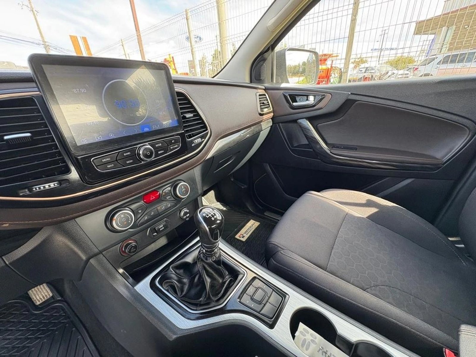 ZX AUTO TERRALORD DLX 4X4 MT DIESEL 2023 - Imagen 13 de 14