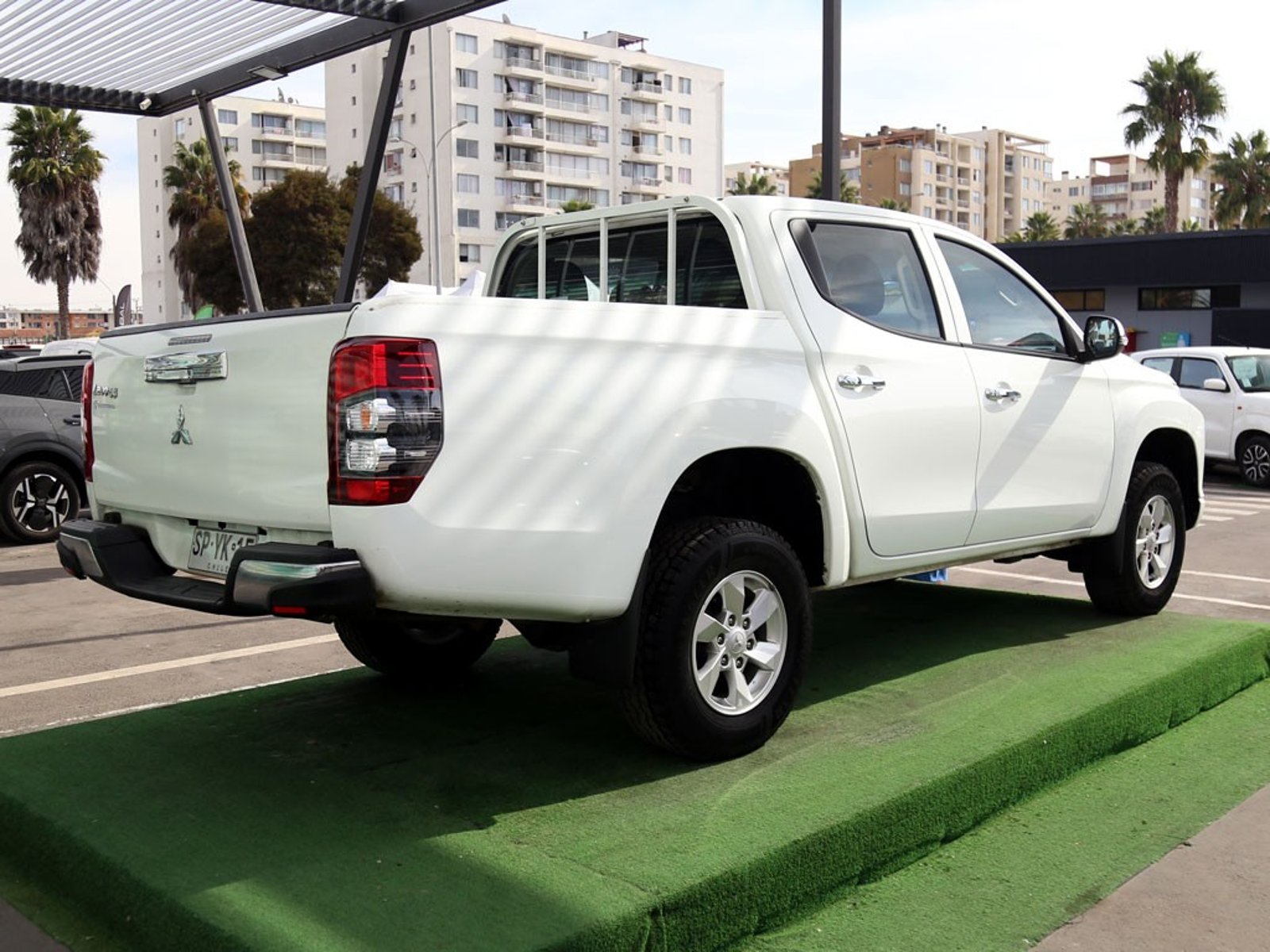 MITSUBISHI L200 KATANA 2.4 MT 4X4 DIESEL 2023 - Imagen 6 de 20