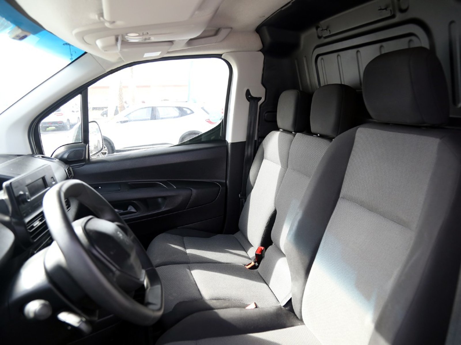 Peugeot PARTNER 1.5 L1 HDI MT 2023 - Imagen 13 de 20