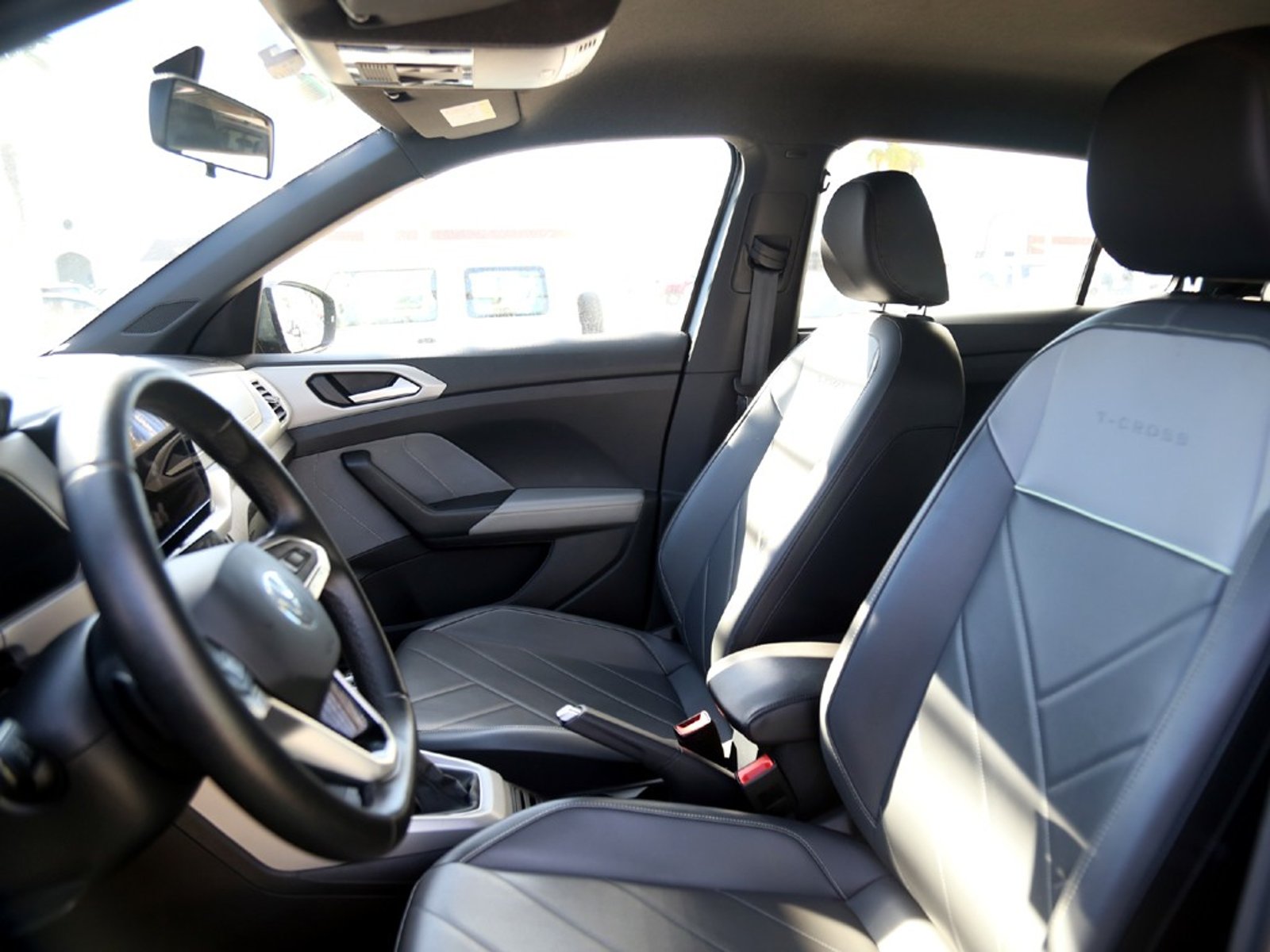Volkswagen T-CROSS 1.0 AT TSI COMFORTLINE 2025 - Imagen 13 de 20