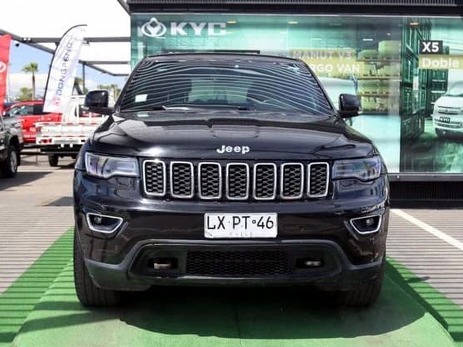 Jeep GRAND CHEROKEE 3.6 LAREDO 4X2 AT 5P 2020 - Foto 2 de 20