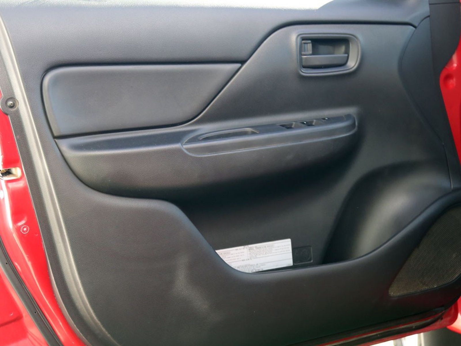Mitsubishi L200 KATANA 2.4 4x4 MT 2023 - Imagen 11 de 20