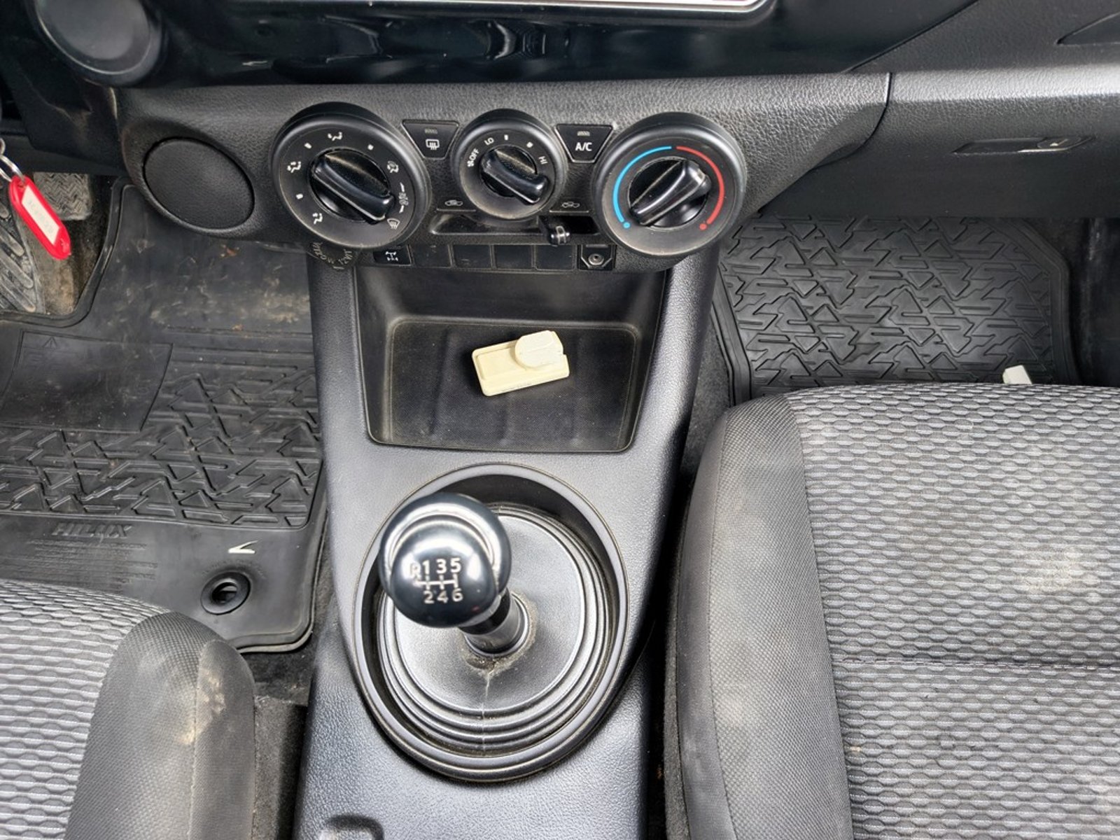 Toyota HILUX HILUX TSS 2.4 Diesel 4X2 T/M 2021 - Imagen 18 de 20