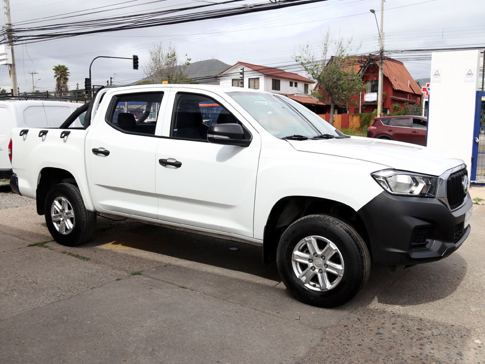 Maxus T60 2.8 DX DIESEL DOB. CAB 4X2 6MT 4P 2022 - Foto 3 de 20