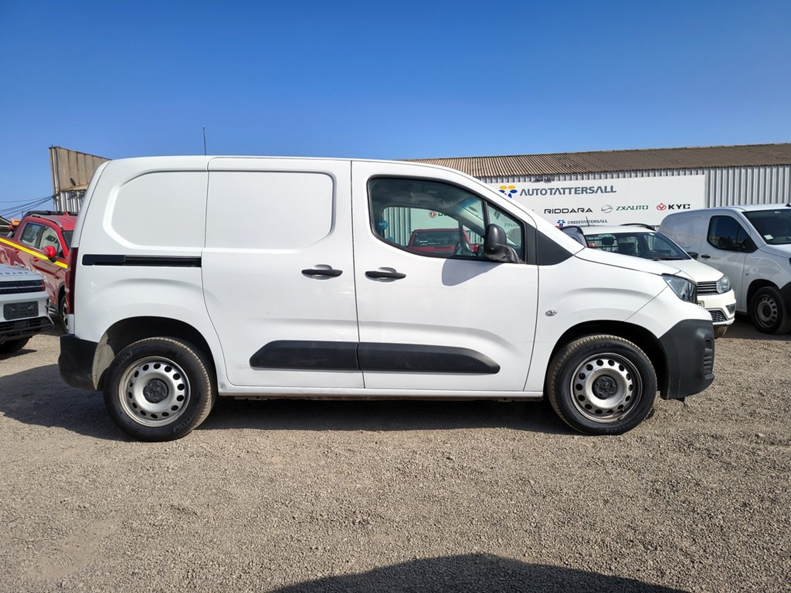 PEUGEOT PARTNER PARTNER L1 1.5 Diesel 4X2 T/M 2023 - Imagen 4 de 16