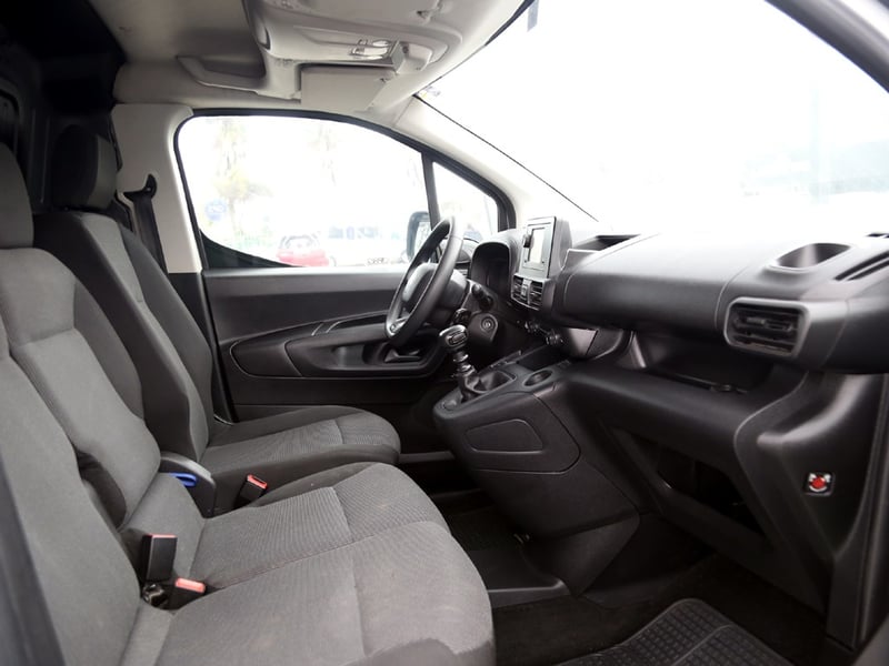 Citroën BERLINGO BLUEHDI 1.5 2024 - Imagen 16 de 20