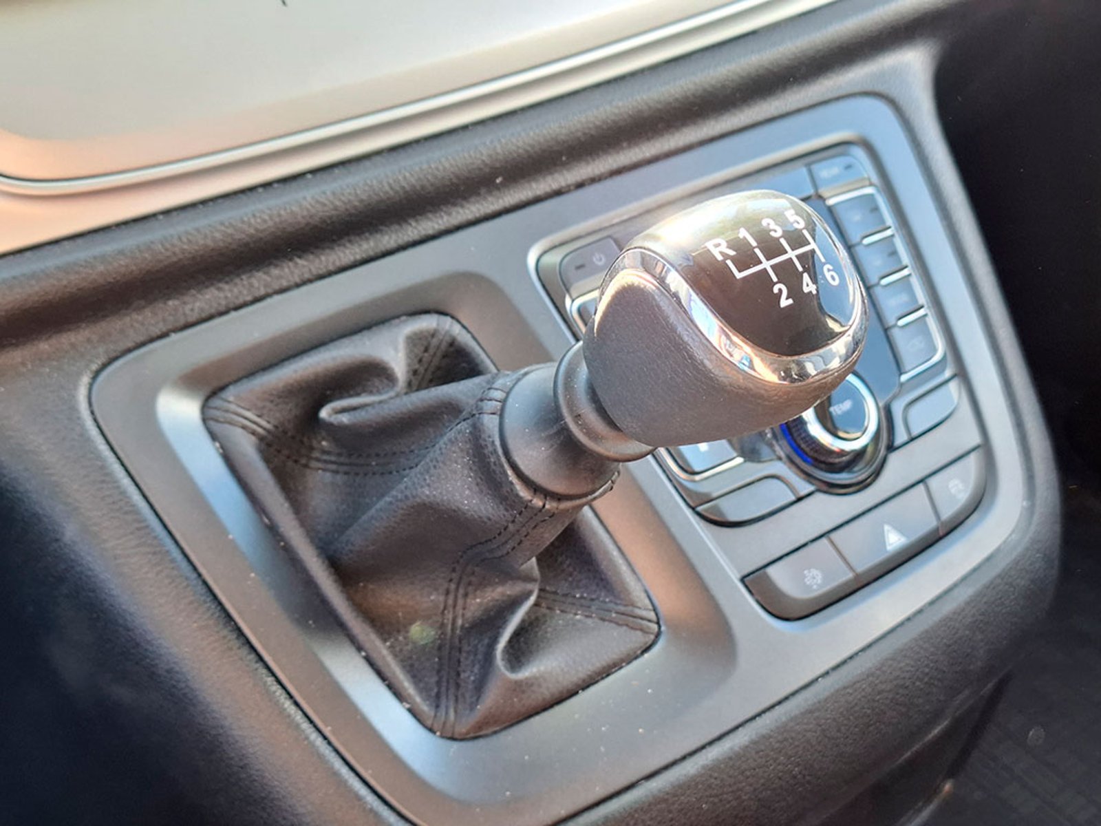 MAXUS G10 G10 9+1 2.0 DIESEL 2025 - Imagen 17 de 20