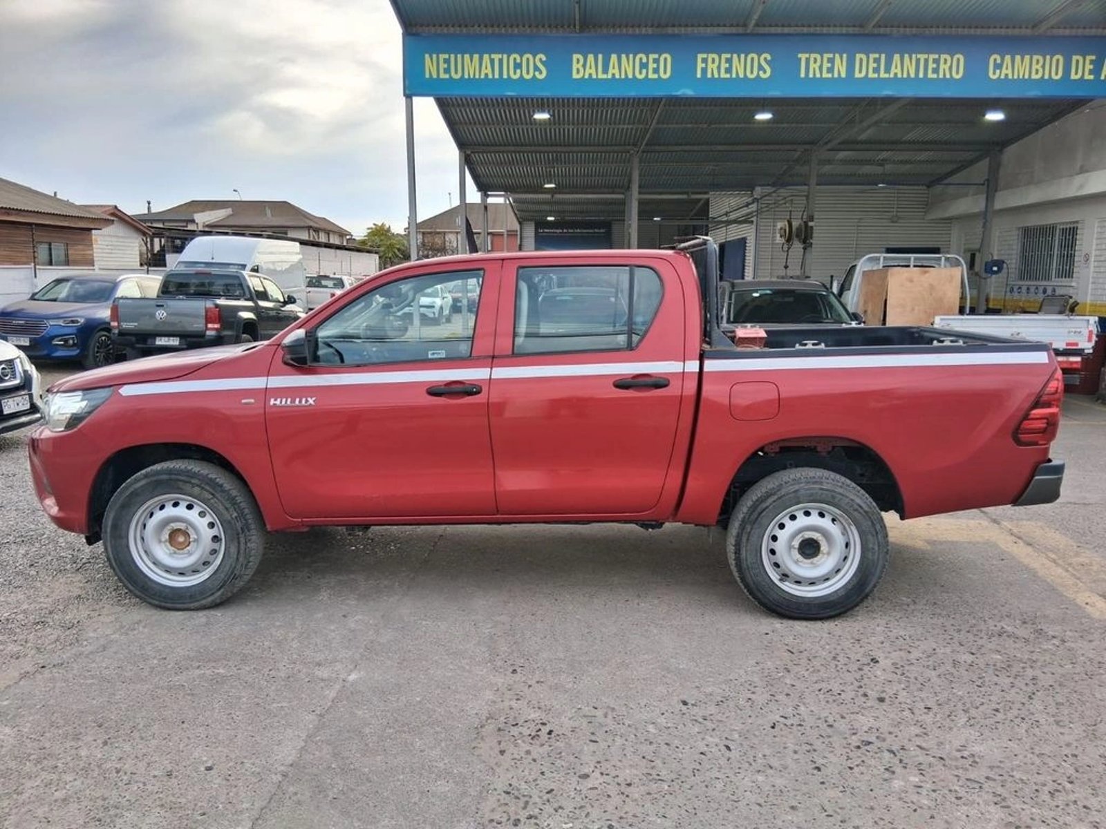 TOYOTA HILUX 2.4 DX DIESEL 4X2 DOB. CAB. MT 4P 2022 - Imagen 8 de 19