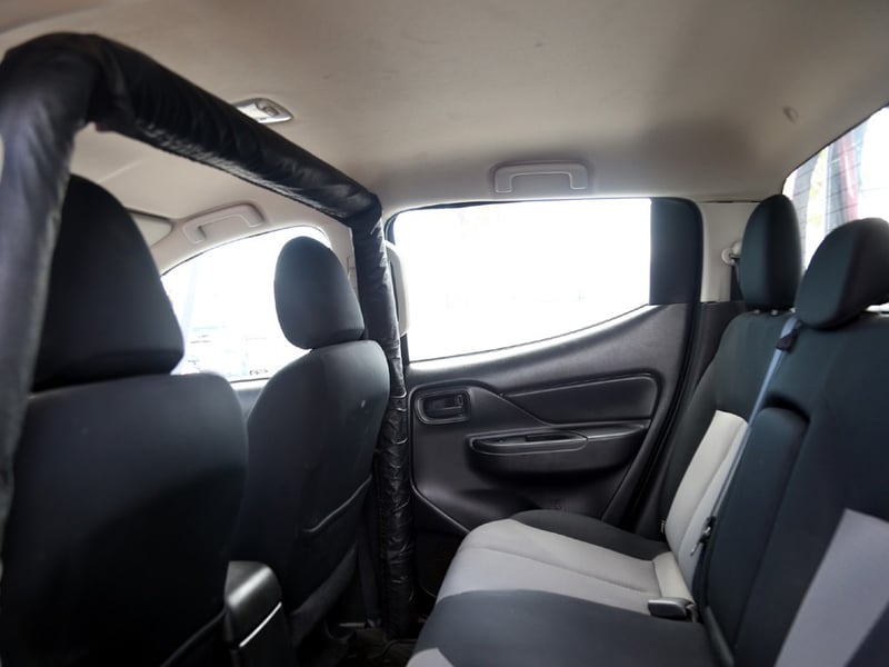 Mitsubishi L200 KATANA 2.4 4x4 MT 2023 - Imagen 14 de 20