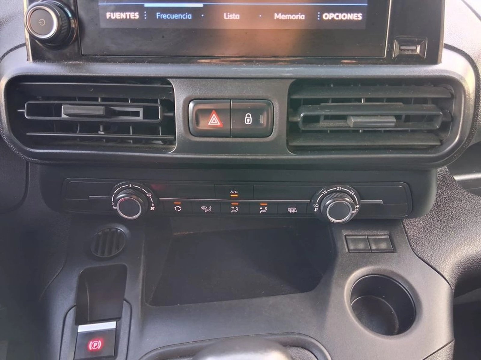 PEUGEOT PARTNER 1.5 L1 HDI DIESEL 100HP 4X2 MT 5P 2024 - Imagen 14 de 16
