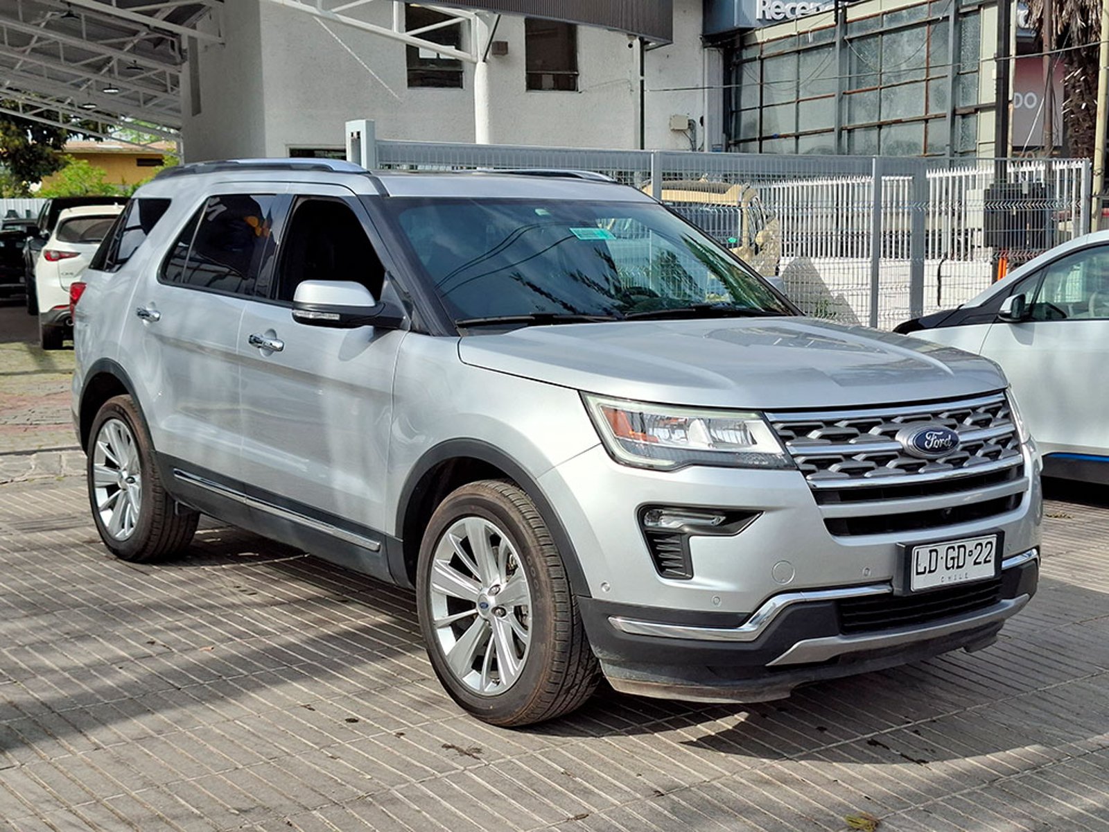 Ford EXPLORER 2.3 LIMITED ECOBOOST 4X4 AT 5P 2019 - Foto 3 de 20