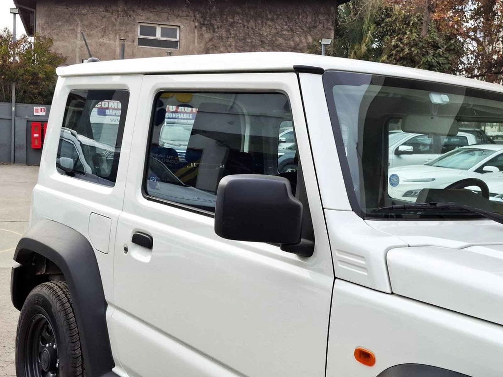 Suzuki JIMNY 1.5 GL VALOR + IVA 2025 - Foto 5 de 20