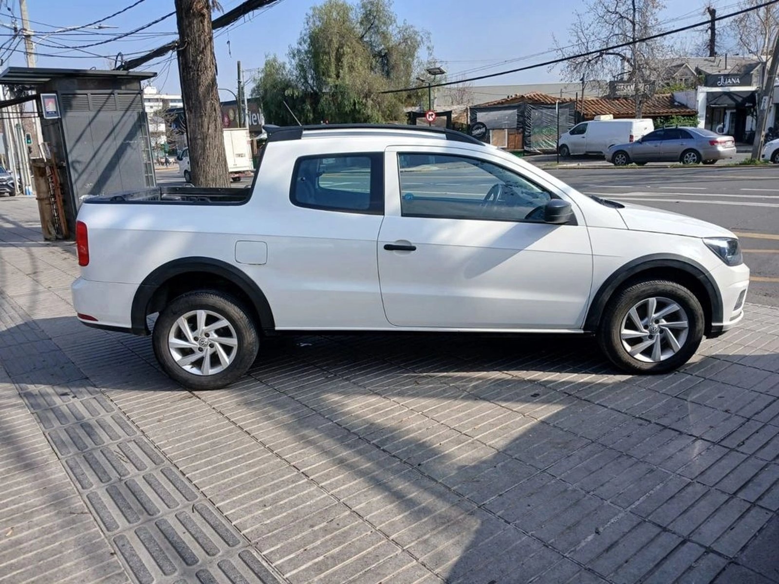 Volkswagen SAVEIRO Saveiro 1.6 MT Cab Ext Confortline 2023 - Foto 4 de 17