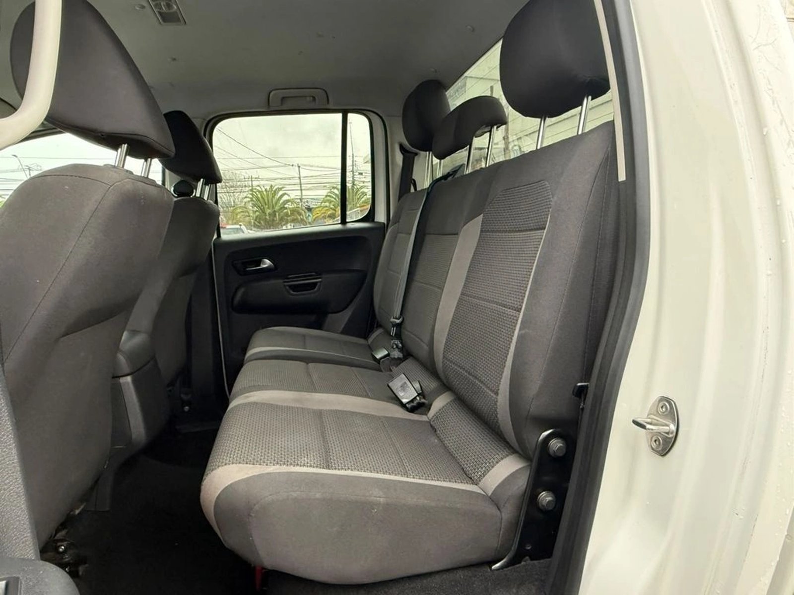 Volkswagen AMAROK 2.0 COMFORTLINE 4X4 AT 2023 - Imagen 11 de 12