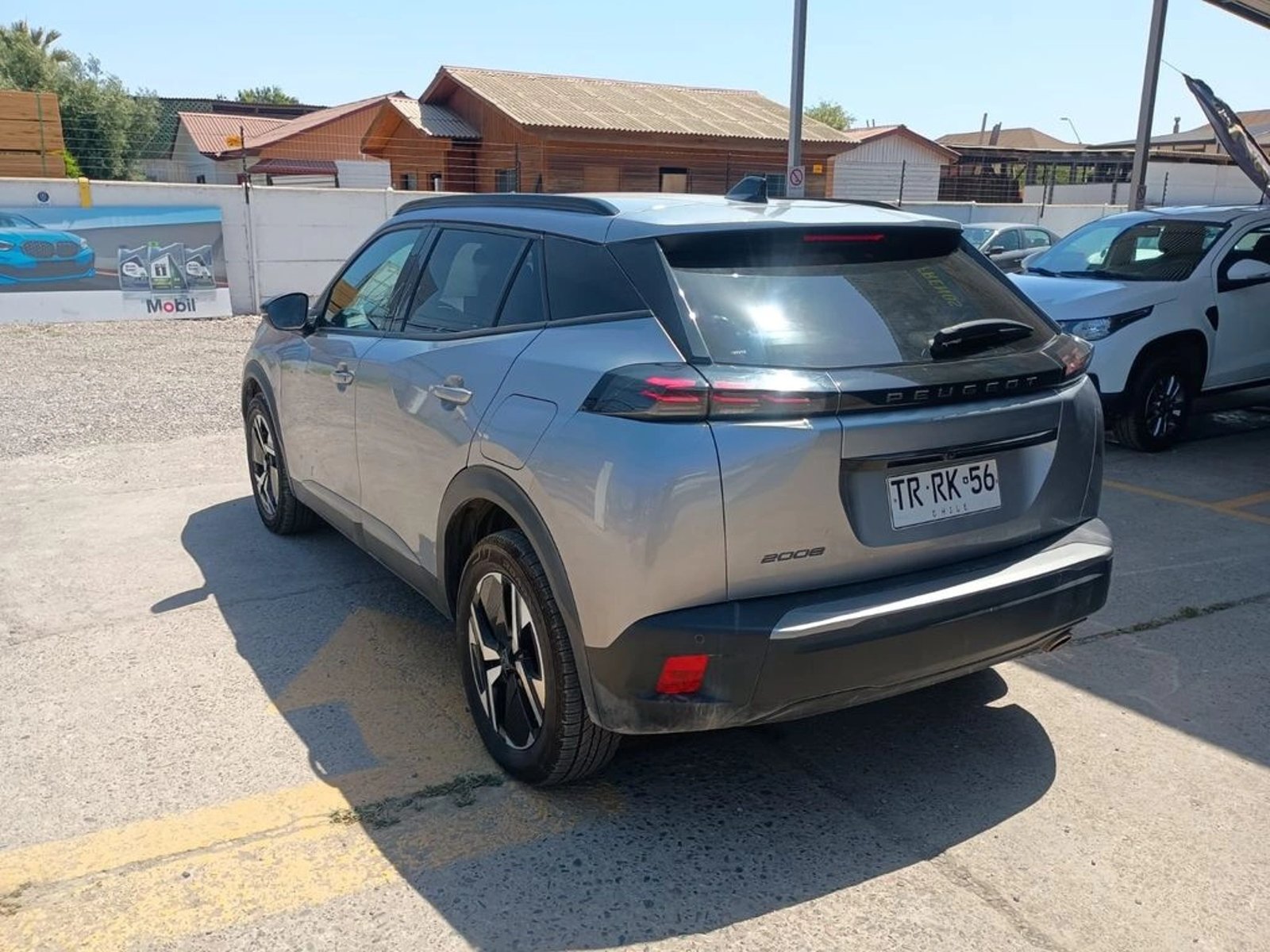 PEUGEOT 2008 ALLURE 1.5 DIESEL AT 2025 - Imagen 6 de 16